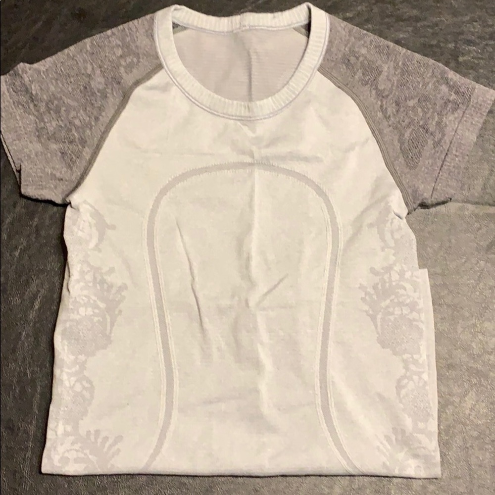 Gently used Lululemon tee size 4